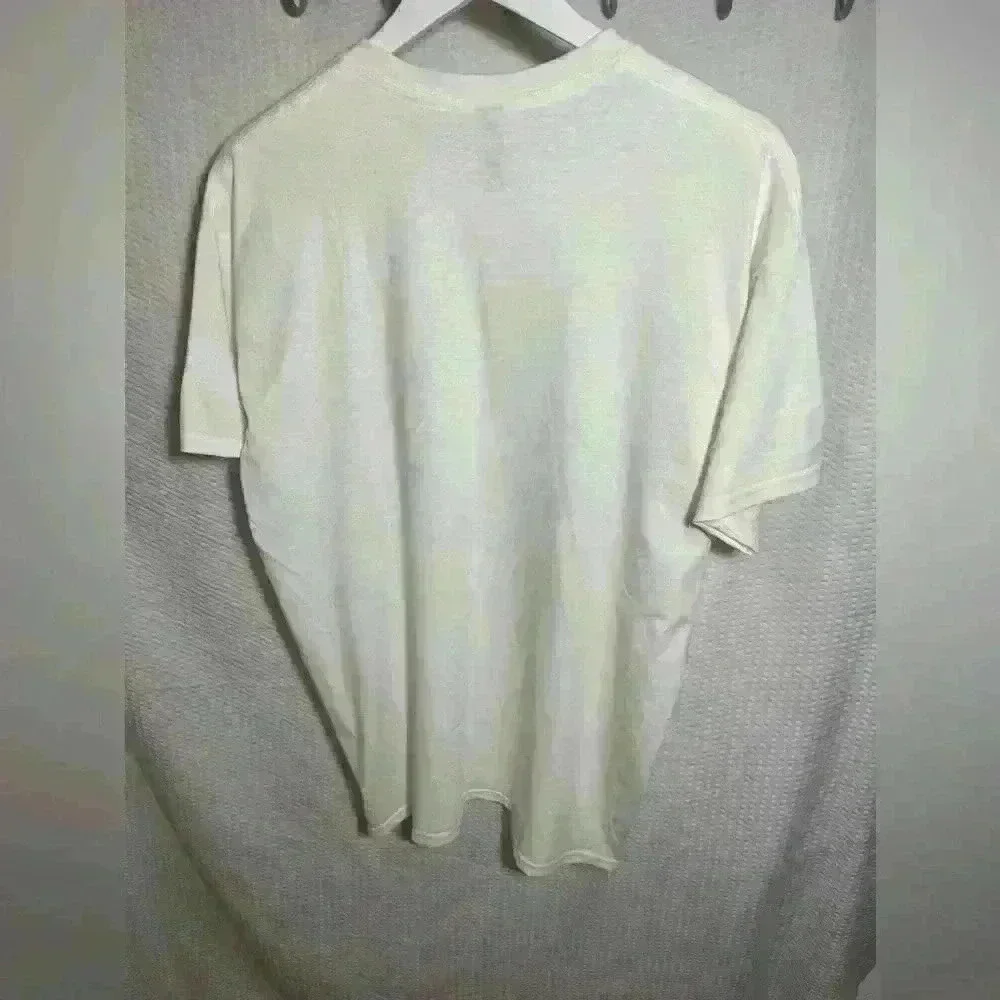 Large Graphic Tee Lips and Lipstick - Picture 2 of 6